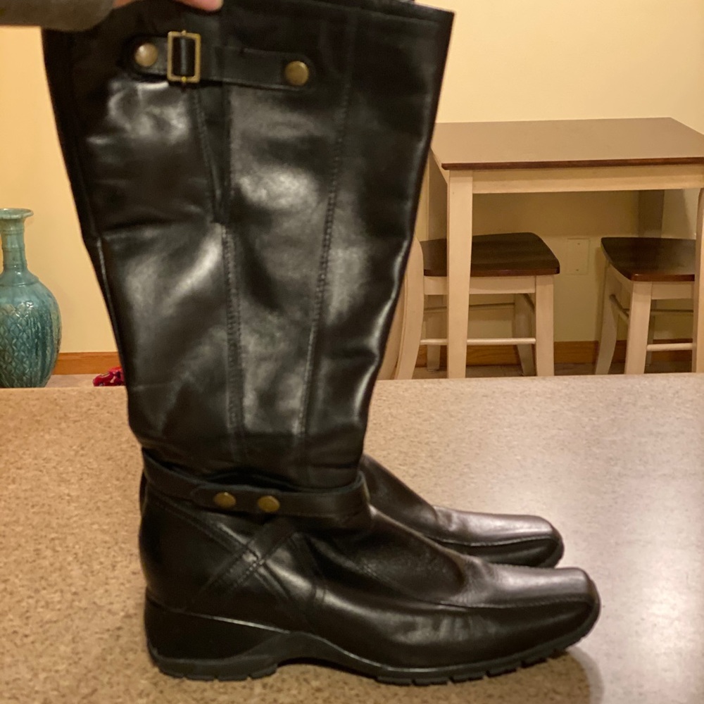 CLARKS riding boot, size 9 1/2